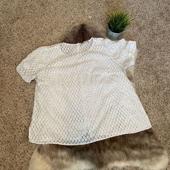 LOFT Tops - LOFT lace button back blouse size 20